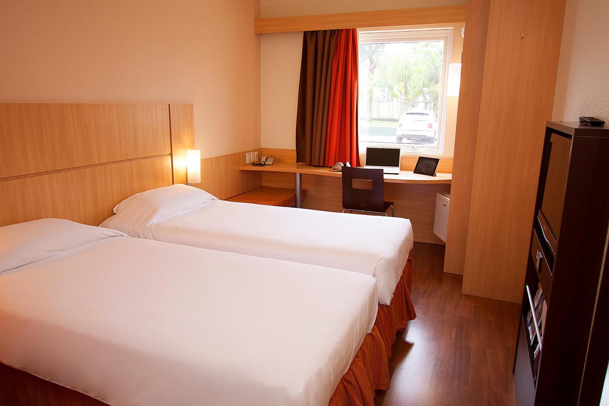 Ibis Curitiba Aeroporto Hotel São José dos Pinhais Szoba fotó